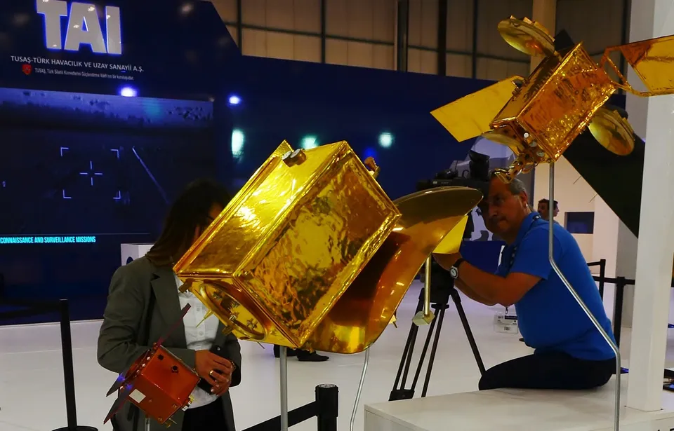 GÖKTÜRK-3, TÜRKSAT 6A ve GÖKTÜRK-2 maketleri